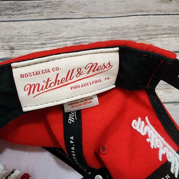 Mitchell & Ness Chicago Bulls heavily embroidered wool blend snap back hat - Picture 2 of 9